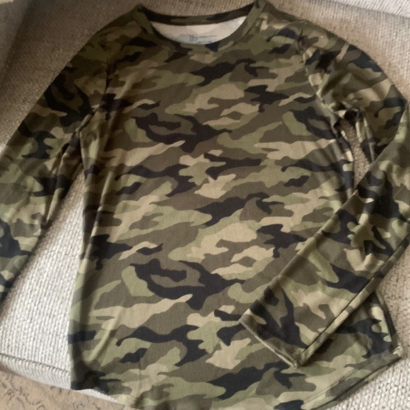 Camouflage long sleeve shirt⭐️ - Picture 1 of 3